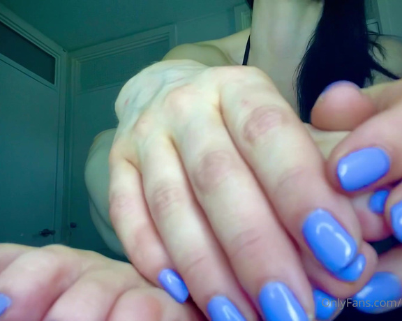 Queen Deserves aka queendeserves OnlyFans - Fresh manipedi foot worship clip for you weak foot boys!