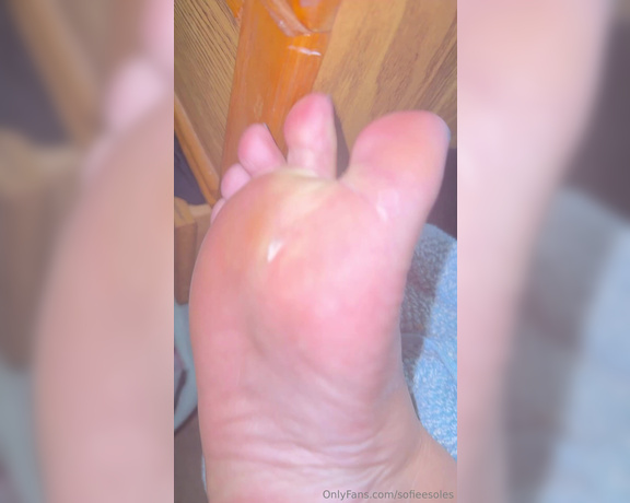 SofieeSoles aka sofieesoles OnlyFans - My feet are peeling rn lol all that walking I did in ct Dallas and Nola