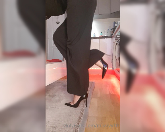 Maîtresse Ivy aka maitresseivy OnlyFans - Beeing Fancy tonight