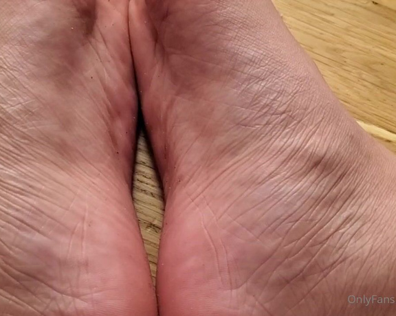 Maîtresse Ivy aka maitresseivy OnlyFans - Close up of my dirty soles