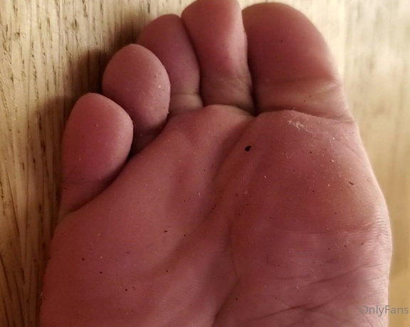 Maîtresse Ivy aka maitresseivy OnlyFans - Close up of my dirty soles