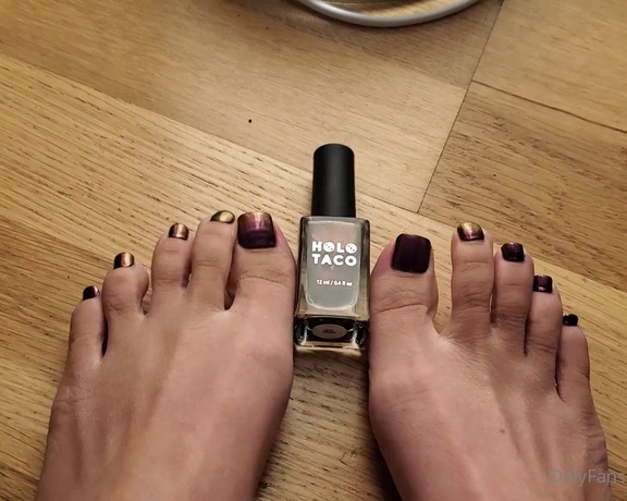 Maîtresse Ivy aka maitresseivy OnlyFans - Dancing feet with new nail polish