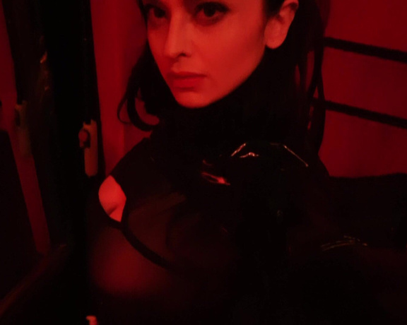 Mistress Bella Lugosi aka missbellalugosi OnlyFans - Some quick impressions after a session with my plaything in the red room