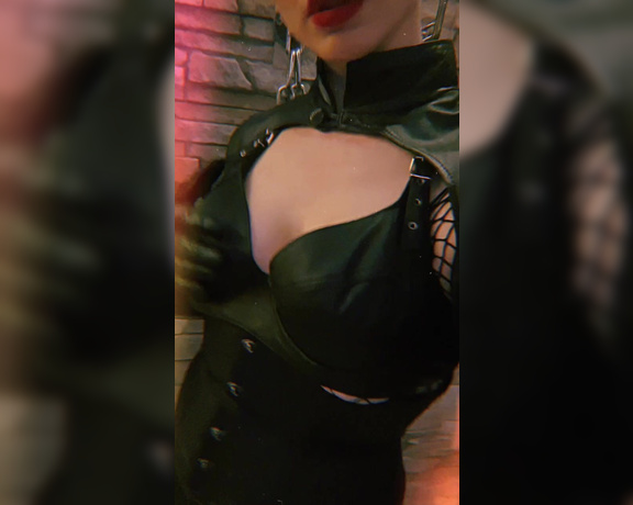 Mistress Bella Lugosi aka missbellalugosi OnlyFans - Teasing in Leather