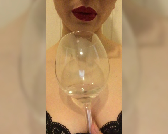 Mistress Bella Lugosi aka missbellalugosi OnlyFans - Old but gold! Found this old spitting video I made on My phone several years ago