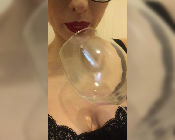 Mistress Bella Lugosi aka missbellalugosi OnlyFans - Old but gold! Found this old spitting video I made on My phone several years ago