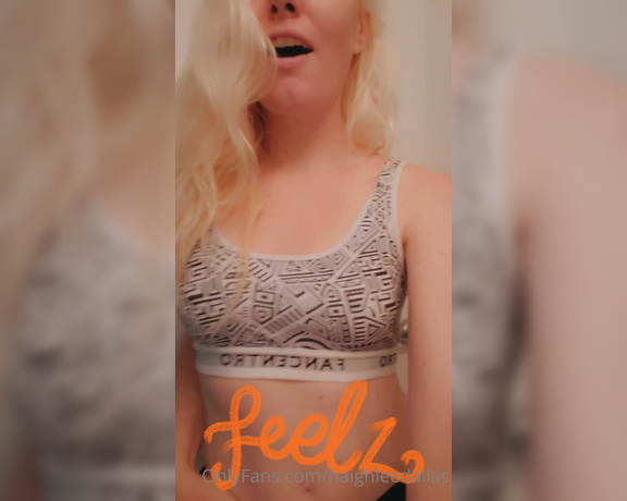 Haighlee Dallas aka haighleedallas OnlyFans - A little sexy strip dance b4 I shower