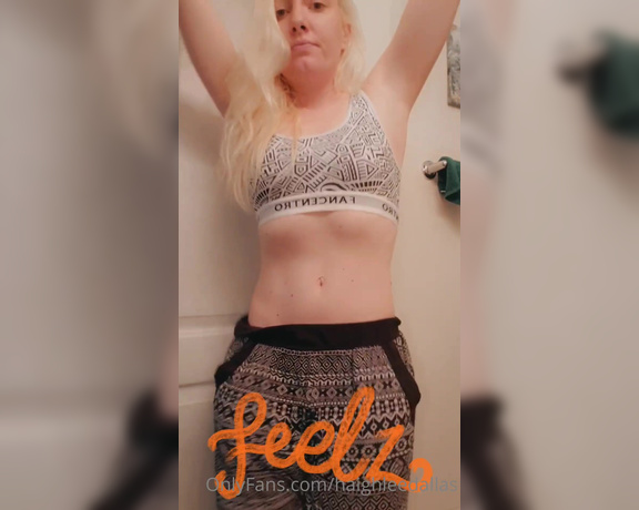 Haighlee Dallas aka haighleedallas OnlyFans - A little sexy strip dance b4 I shower