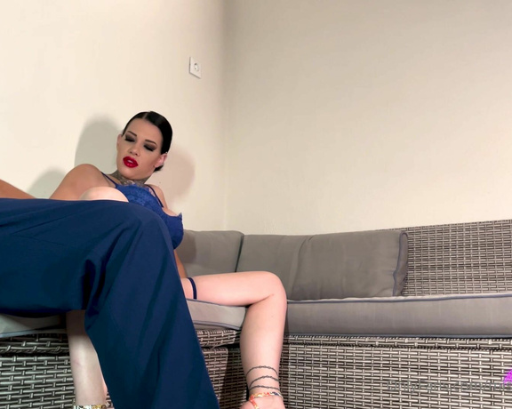 Miss Alessa Milano aka missalessamilano OnlyFans - I get stripped in front of a good looking man Hes happy to pay, so Ill