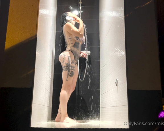 Miss Alessa Milano aka missalessamilano OnlyFans - Shower without a door, why a door Yes I have a hot body with a nice