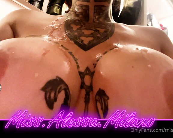 Miss Alessa Milano aka missalessamilano OnlyFans - Sperma sind berall, fand ich so geil Wie sperma nach runter luft wenn ich aufstehe Pervers