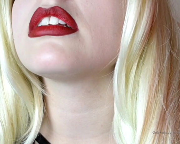 Miss Marilyn aka missmarilynxx OnlyFans - Ive had an oral fixation for as long as I can remember And its lucky that