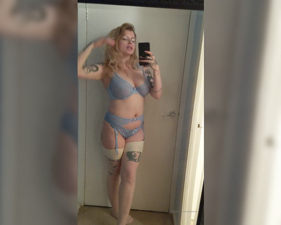 Miss Marilyn aka missmarilynxx OnlyFans - Baby blue & peach virgin