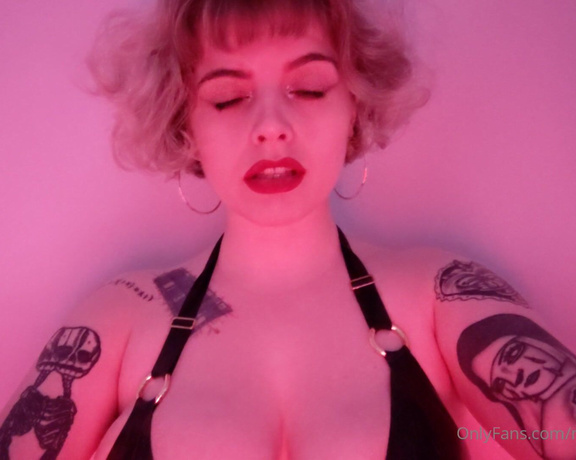 Miss Marilyn aka missmarilynxx OnlyFans - Are you mine