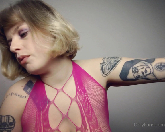 Miss Marilyn aka missmarilynxx OnlyFans - Yet another CuckoldWorship custom clip! I find it funny how I get asked for such similar