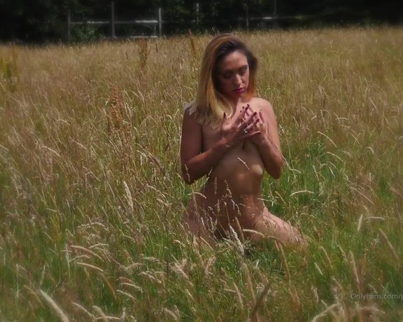 Peachy Samantha aka peachysamantha OnlyFans - So sexual in the middle of a field, no one around, someone may see Maybe they