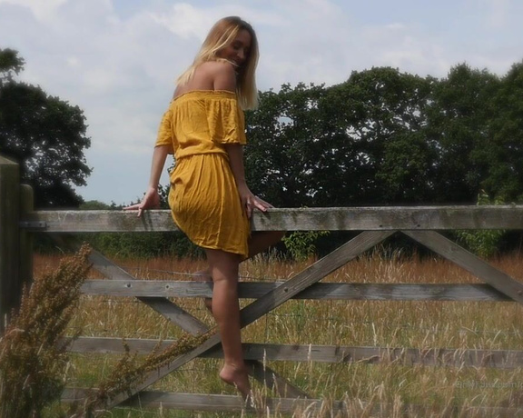 Peachy Samantha aka peachysamantha OnlyFans - This video is my life, being able to get naked outdoors is so empowering Amazing location