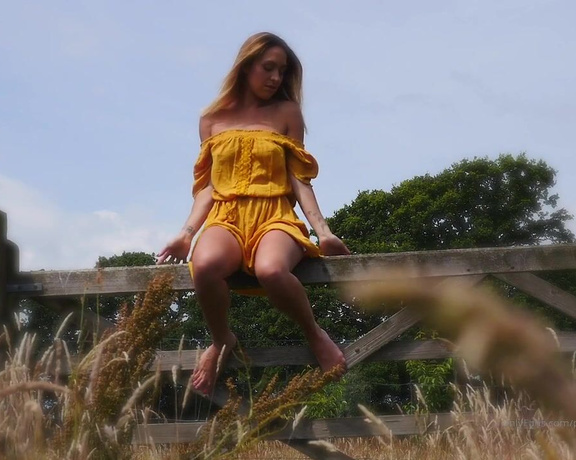 Peachy Samantha aka peachysamantha OnlyFans - This video is my life, being able to get naked outdoors is so empowering Amazing location