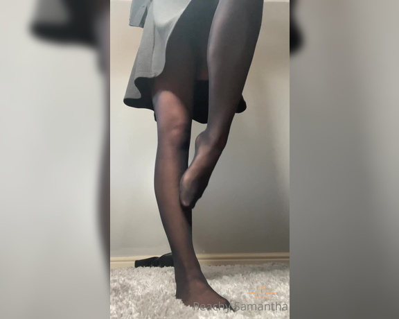 Peachy Samantha aka peachysamantha OnlyFans - Gooooooooood Morning Mmmmm… a silent wank for you Upskirt teasing