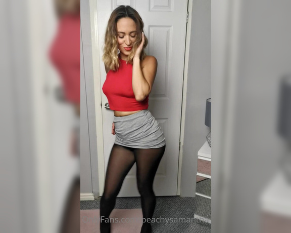 Peachy Samantha aka peachysamantha OnlyFans - Switched shorts for skirt Sorry!