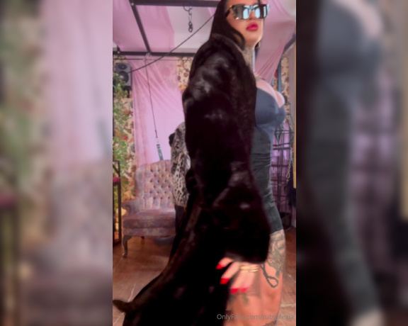 Miss Ruby Alexia aka rubyalexia OnlyFans - The Female Mafia are coming for you and everything you own!  FULL LENGTH CLIP