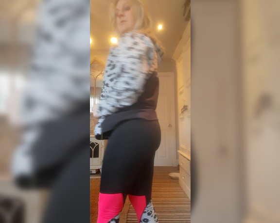 Mistress Athena aka mistressathena OnlyFans - Lycra gym pants, peachy butt on lycra