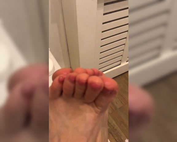 Mistress Athena aka mistressathena OnlyFans - Kiss my wet feet goodnight FootWorship FootPlay FootFetish