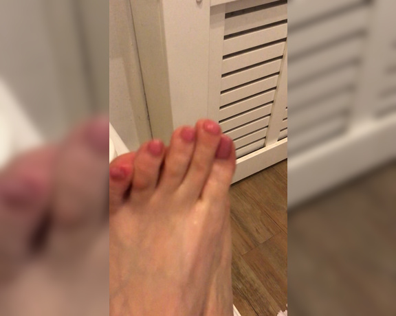 Mistress Athena aka mistressathena OnlyFans - Kiss my wet feet goodnight FootWorship FootPlay FootFetish