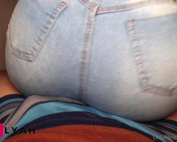 SexyLyah aka sexylyah OnlyFans - Lap Sitting and Lap Dance in Tight Jeans