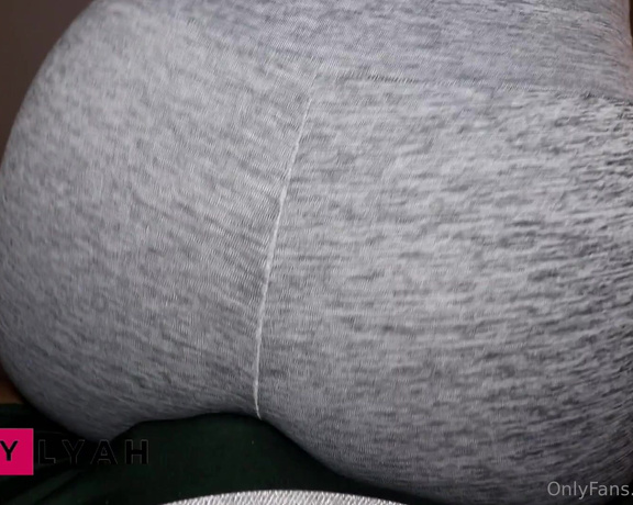 SexyLyah aka sexylyah OnlyFans - Hot Assjob Lap Dance in Gray Yoga Pants