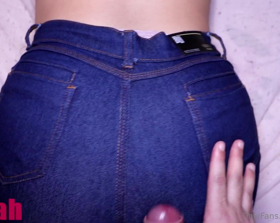 SexyLyah aka sexylyah OnlyFans - Hot Grinding and Cumshot on Jeans Ass