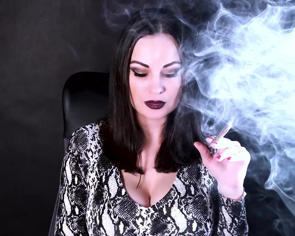 Abbie Cat aka abbiecat OnlyFans - Black Djarum Challenge Im smoking four!! Black Djarum at the same time! 2 2 in each hand!