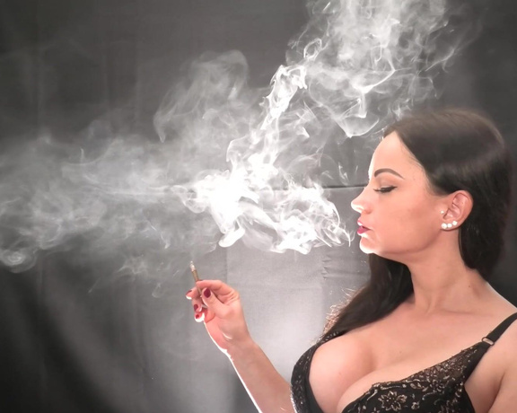 Abbie Cat aka abbiecat OnlyFans - Enjoying Smoking Black Djarum NEW VID) Hi! I brought you a new video after a long