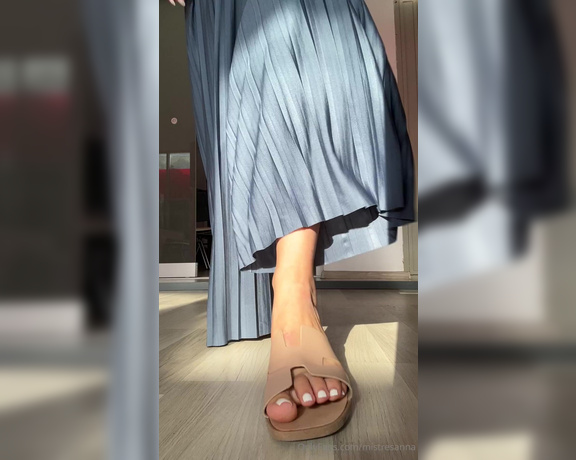 Mistress Anna aka mistresanna OnlyFans - Filthy sweaty feet POV