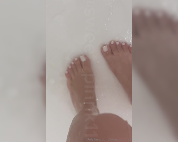 Sweetpinnk11 aka sweet_pinnk1 OnlyFans Video 4886