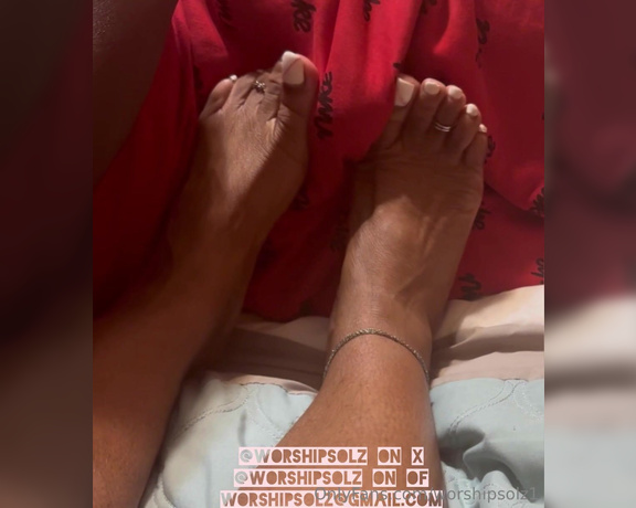 Worshipsolz aka worshipsolz1 OnlyFans - Just a little intimate foot play before the FOOT PLAY