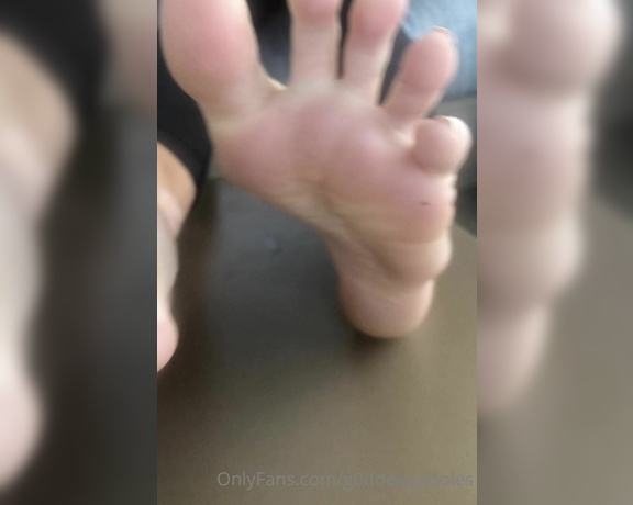 G0ddessofsoles aka g0ddessofsoles OnlyFans Video - Im back bitches