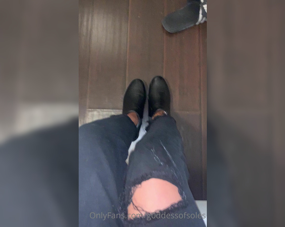 G0ddessofsoles aka g0ddessofsoles OnlyFans Video - Sweaty shoe amp sock removal