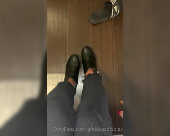 G0ddessofsoles aka g0ddessofsoles OnlyFans Video - Sweaty shoe amp sock removal