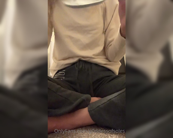 G0ddessofsoles aka g0ddessofsoles OnlyFans Video - 3 min SWEATY shoesock removal