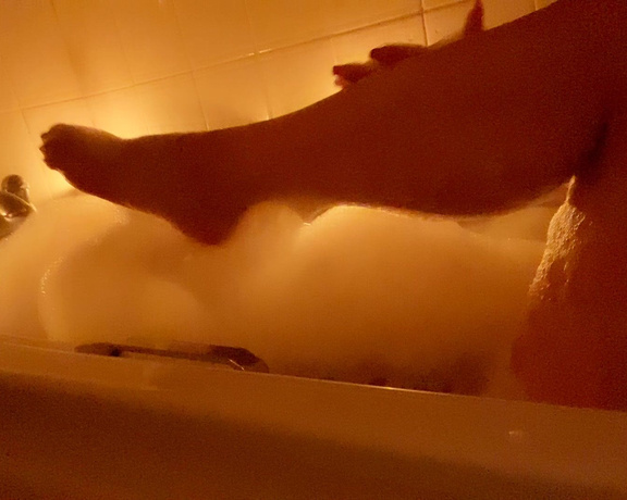 Goddess Jada Cameo aka jada_cameo OnlyFans Video - Naked candle lit bath video Relaxing