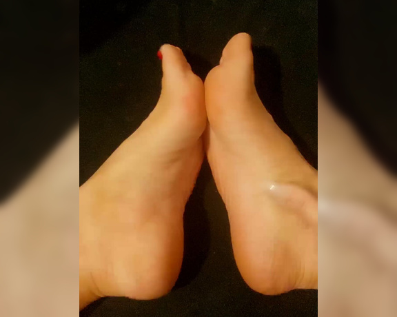 Goddess Jada Cameo aka jada_cameo OnlyFans Video - Happy foot fetish Friday video