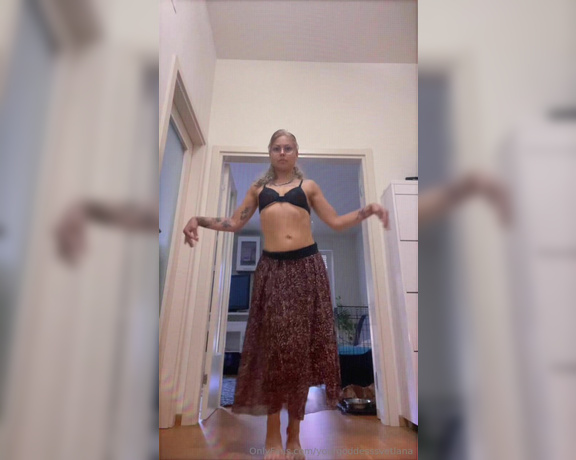 Goddess Mommy Svetlana aka yourgoddesssvetlana OnlyFans Video - hey this is me, dancing while youre sweating in agony because how to explain your wife