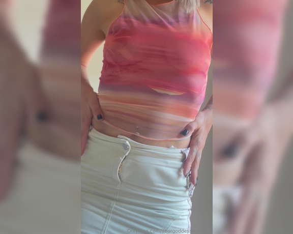 Goddess Mommy Svetlana aka yourgoddesssvetlana OnlyFans Video - Hey cucky Tease time