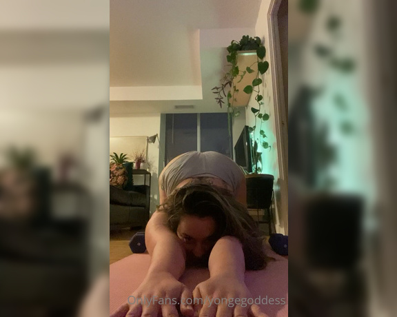 Goddess Allie James aka yongegoddess OnlyFans Video - Start vs