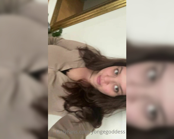 Goddess Allie James aka yongegoddess OnlyFans Video - Imagine being under my desk serving me for the full 8hrs