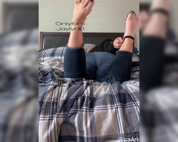 Jaylyn aka jaylyn10 OnlyFans - My feet like 2 move 2 music … they like dancing but what We love