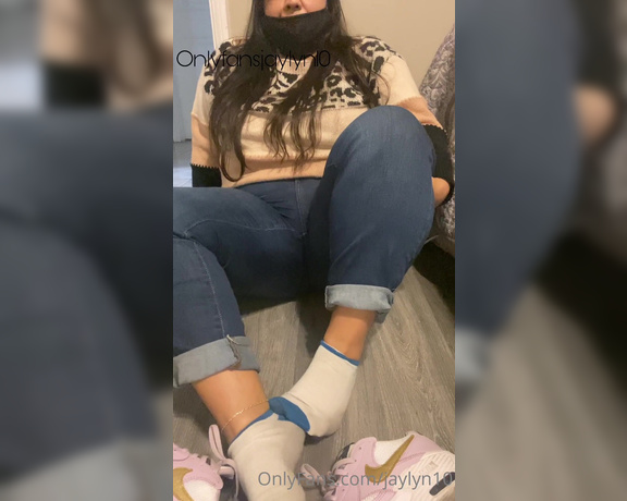 Jaylyn aka jaylyn10 OnlyFans - This is for the stinky foot lovers