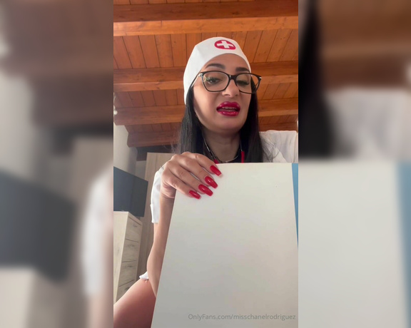 Miss Chanel Rodriguez aka misschanelrodriguez OnlyFans - Hai avuto un intervento alla gamba ed io insieme alle altre infermiere ci siamo divertite a