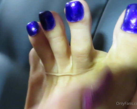 Britteni Bank aka bbankfetish OnlyFans - Focusing on the tops of my skinny, bony feet, and long skinny toes Some full body